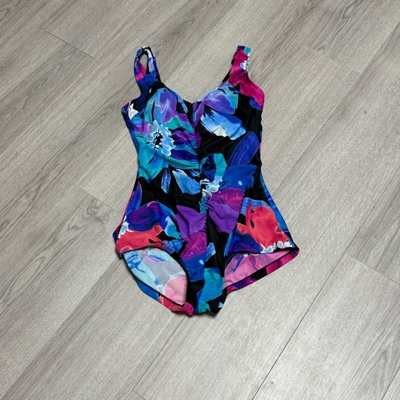 Maxine of Hollywood Cinched Front One Piece  Swimwear - Picture 1 of 7